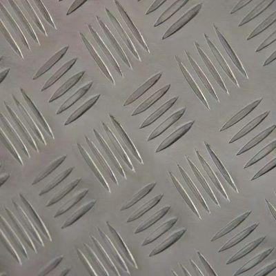 SS304 2MM 3MM Descaling​ Pattern Steel Plate Checkered Steel Sheet 1800mm